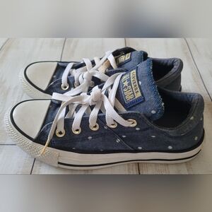 Converse Women's Sz 6 Shoes